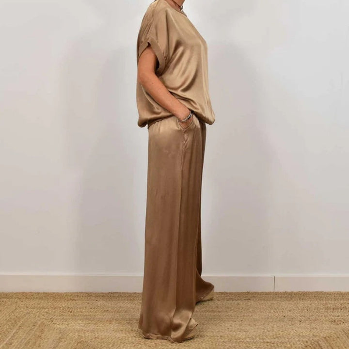 Rita Elegant Two-Piece Set | Flowing Blouse and Wide-Leg Pants